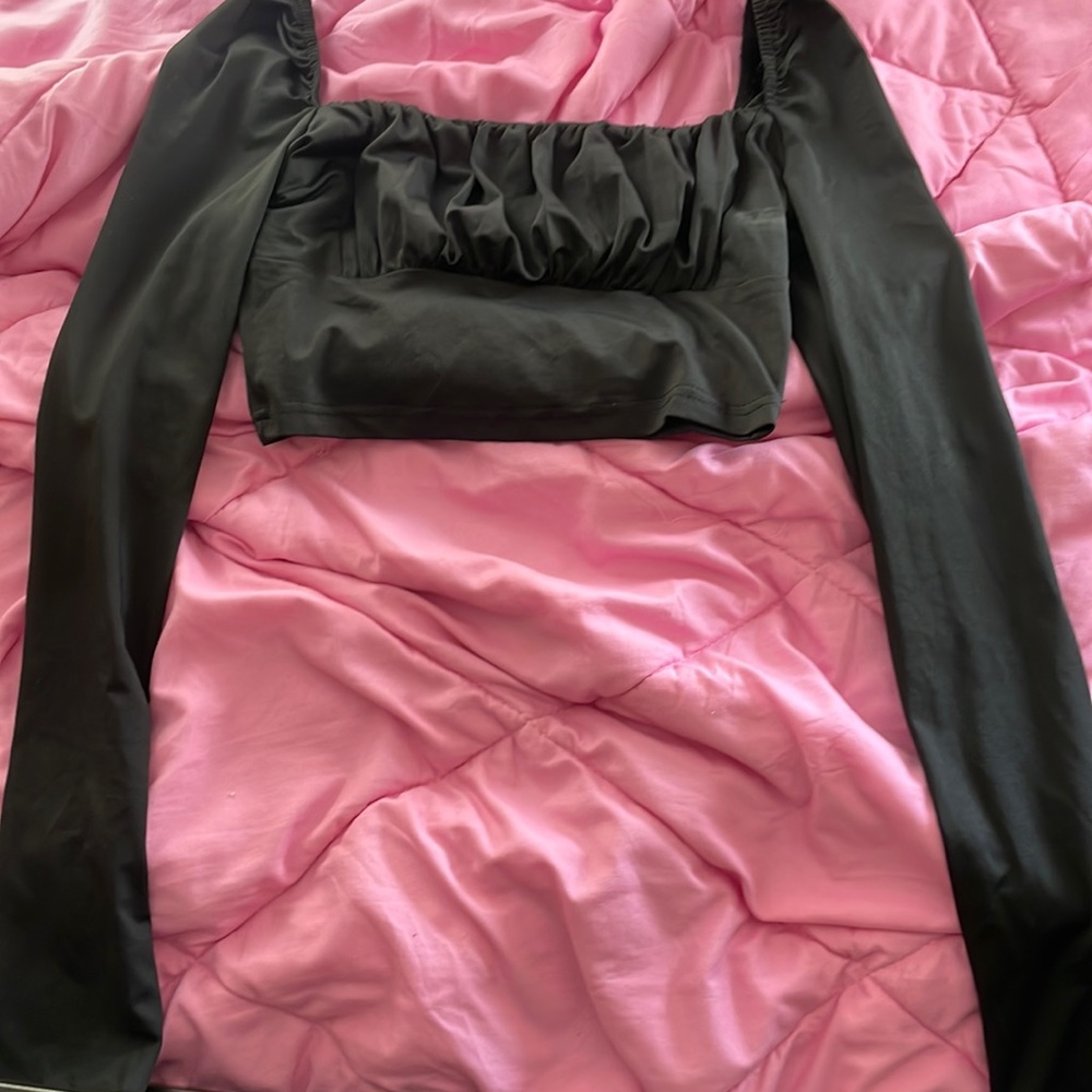 XS black shein cropped too long sleeve